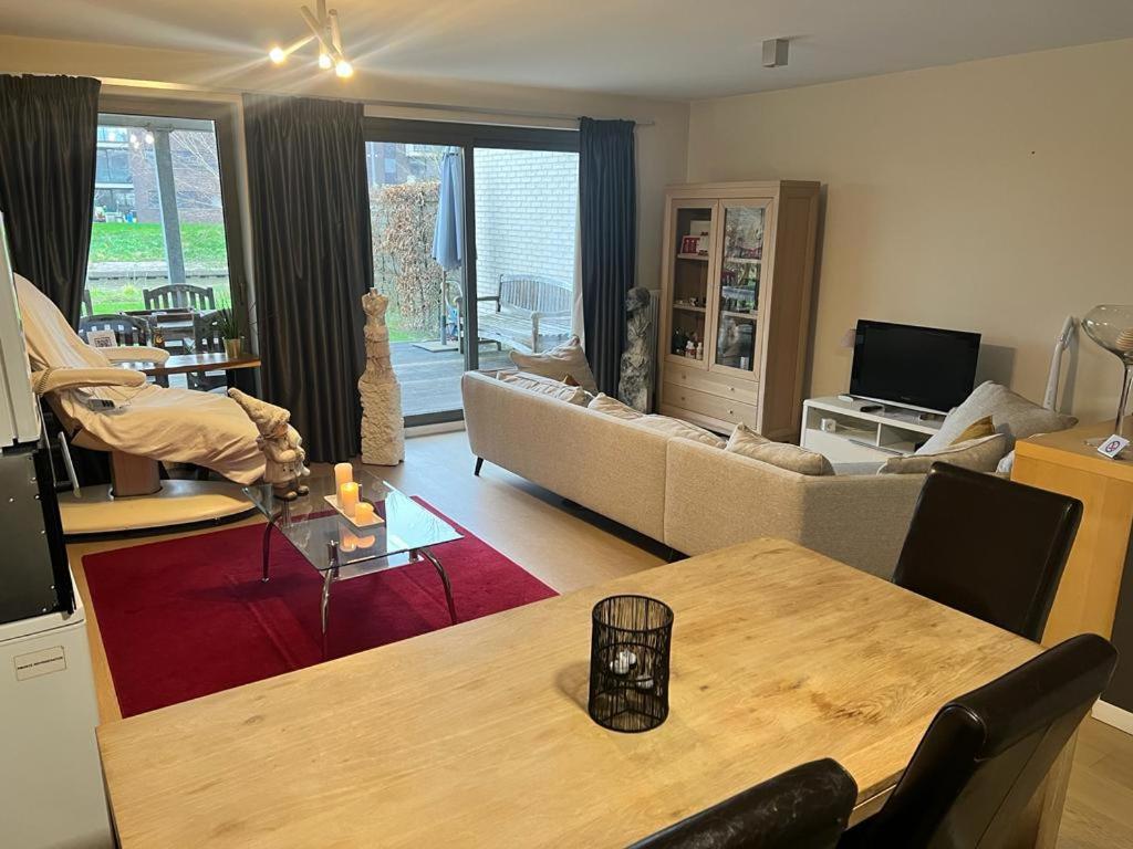 Residentie Pelikaan - View On The Leie