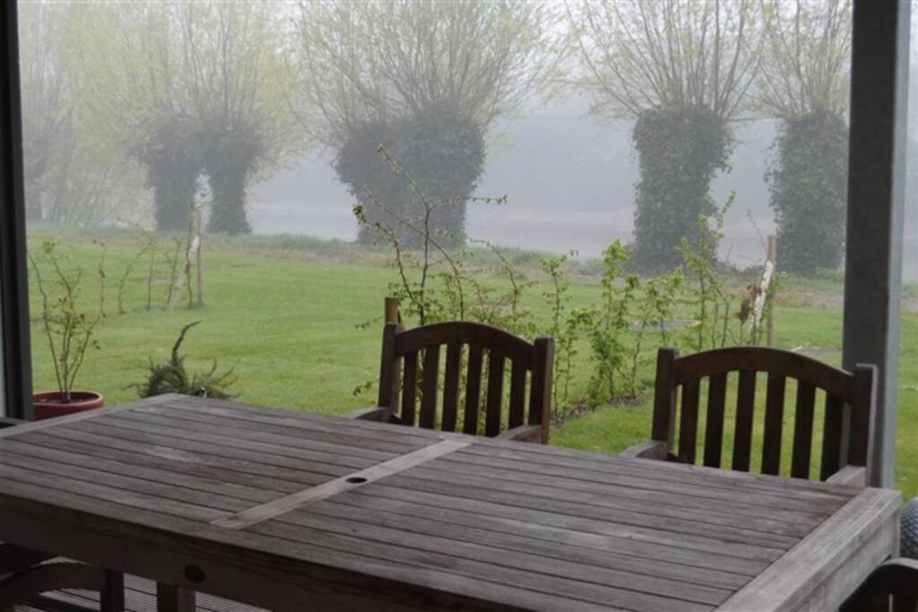 Residentie Pelikaan - View On The Leie